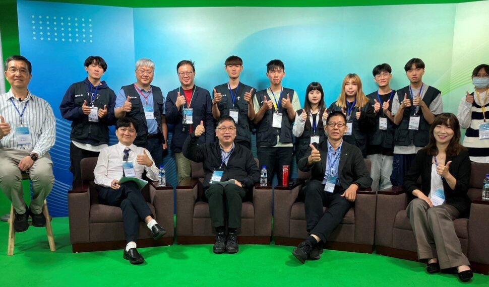 義守大學舉辦「傳播與媒體生態座談會」 邀請學者暢談AI對新聞工作的影響 義守大學舉辦「傳播與媒體生態座談會」 邀請學者暢談AI對新聞工作的影響