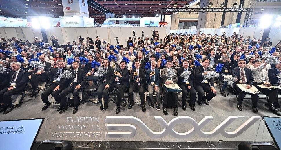 AI WAVE SHOW亮點直擊 探索AI前沿應用與未來性 AI WAVE SHOW亮點直擊 探索AI前沿應用與未來性